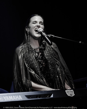 20251026 Juliet Lloyd at Jammin' Java 5241