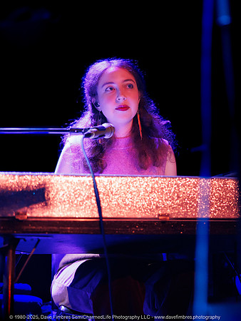 20251026 Juliet Lloyd at Jammin' Java 4727