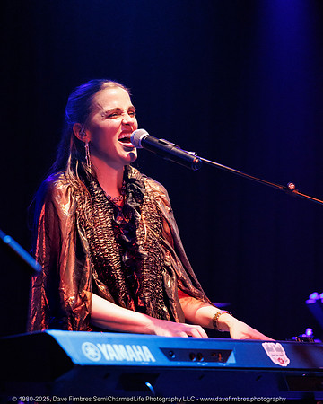 20251026 Juliet Lloyd at Jammin' Java 5644
