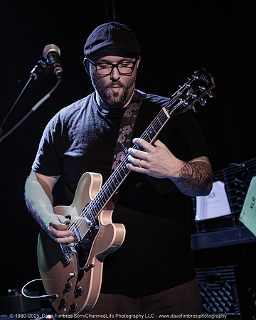 20251128 Jonathan Sloane Trio at Jammin' Java 7789