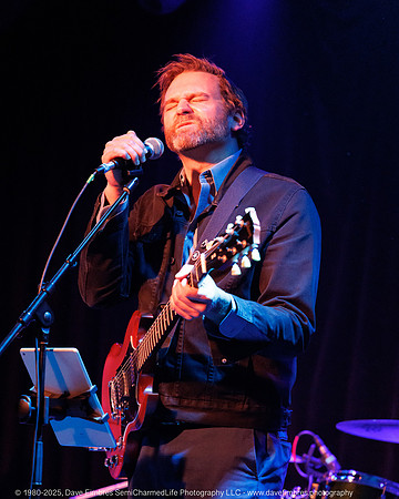 20251129 Mark Williams and Friends at Jammin' Java 8215