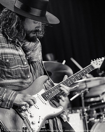 20251128 Jonathan Sloane Trio at Jammin' Java 6010