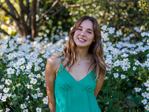 20231022 Jocelyn Brooks at Bishop's Garden 9571-2