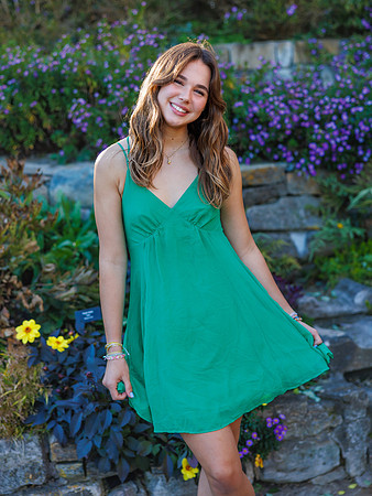 20231022 Jocelyn Brooks at Bishop's Garden 9841