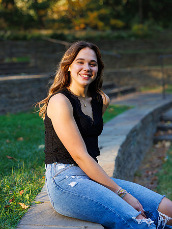 20231022 Jocelyn Brooks at Bishop's Garden 0131