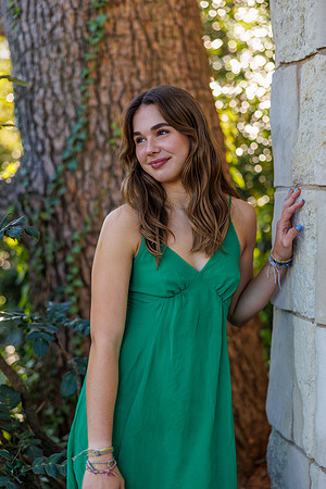 20231022 Jocelyn Brooks at Bishop's Garden 9663