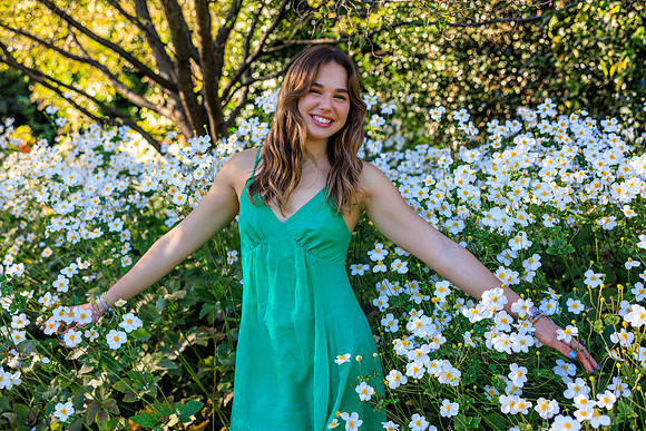 20231022 Jocelyn Brooks at Bishop's Garden 9499