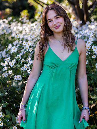 20231022 Jocelyn Brooks at Bishop's Garden 9535
