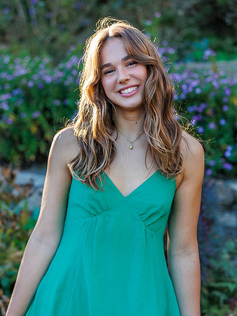 20231022 Jocelyn Brooks at Bishop's Garden 8380