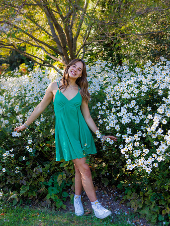 20231022 Jocelyn Brooks at Bishop's Garden 9511