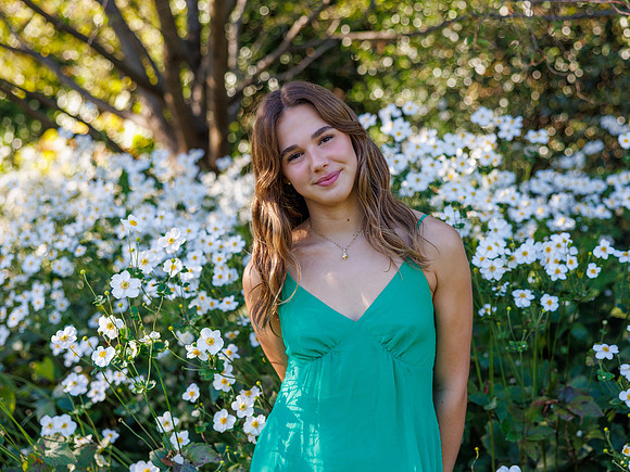 20231022 Jocelyn Brooks at Bishop's Garden 9575