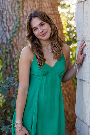 20231022 Jocelyn Brooks at Bishop's Garden 9662