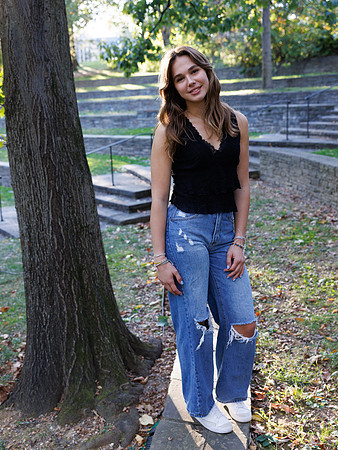 20231022 Jocelyn Brooks at Bishop's Garden 0076
