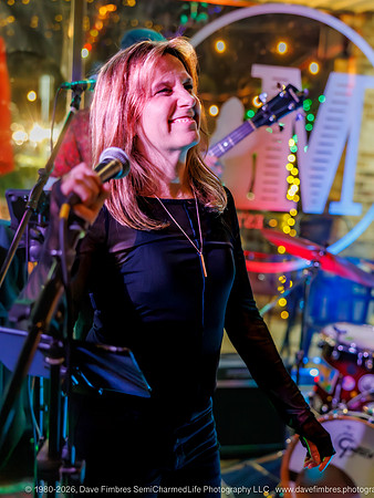 20260102 Liz Loves Jerry Show at Mark's Pub 9066