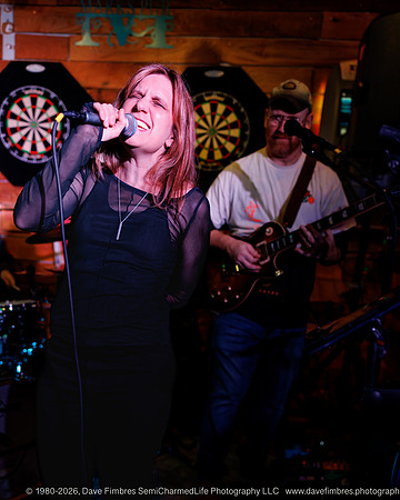 20260102 Liz Loves Jerry Show at Mark's Pub 9169