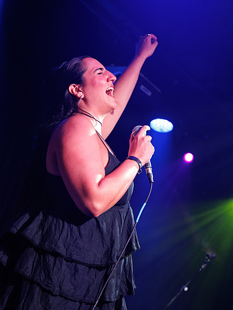 20260821 Josee Molavi at Jammin' Java 2494