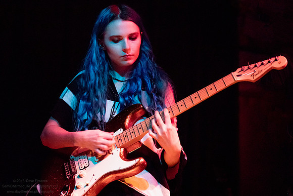 20180712 Elizabeth II at Black Cat 5485