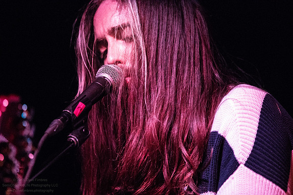 20180712 Elizabeth II at Black Cat 5546