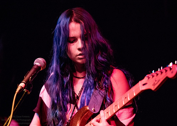 20180712 Elizabeth II at Black Cat 5706