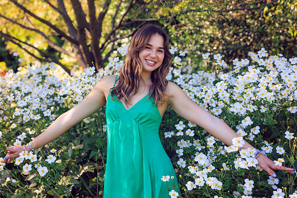 20231022 Jocelyn Brooks at Bishop's Garden 9498-Edit