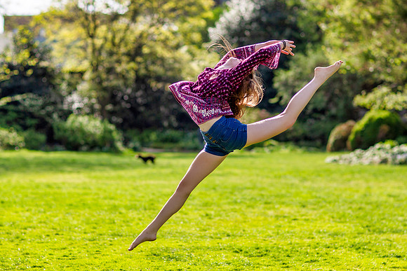 20190418 K&K at Bishop's Garden 5192 modest
