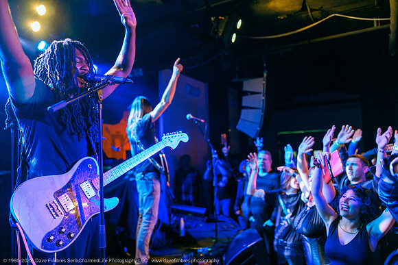 20221113 DFA & The OBGMs at Union Stage 0693